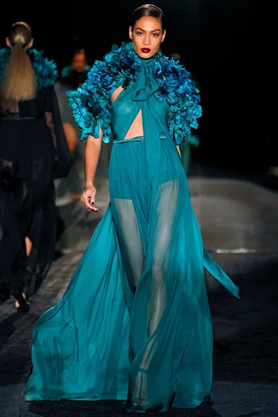 Look 50